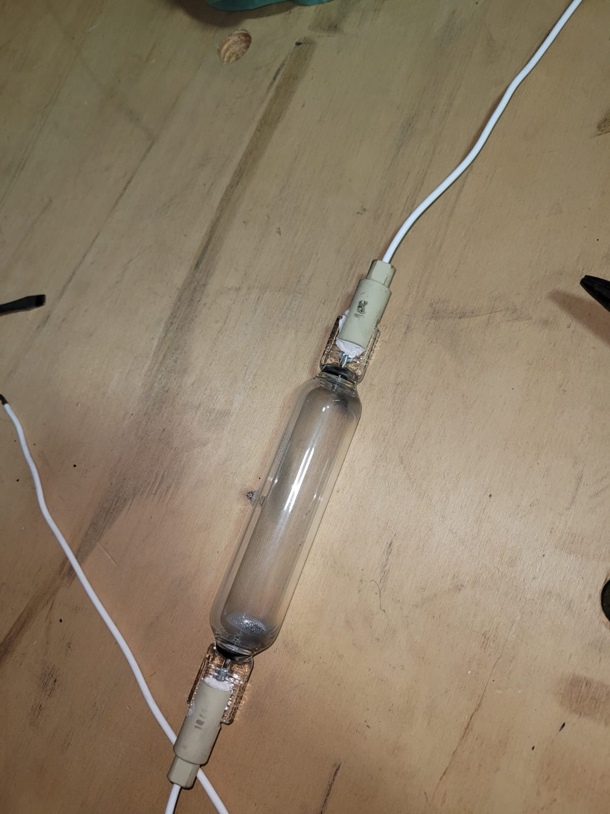 Lâmpada UVA de Alta Pressão 2.000 W para Solário – Usada
